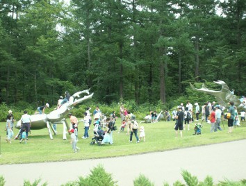 ステンレスの巨大昆虫彫刻展（2009年）